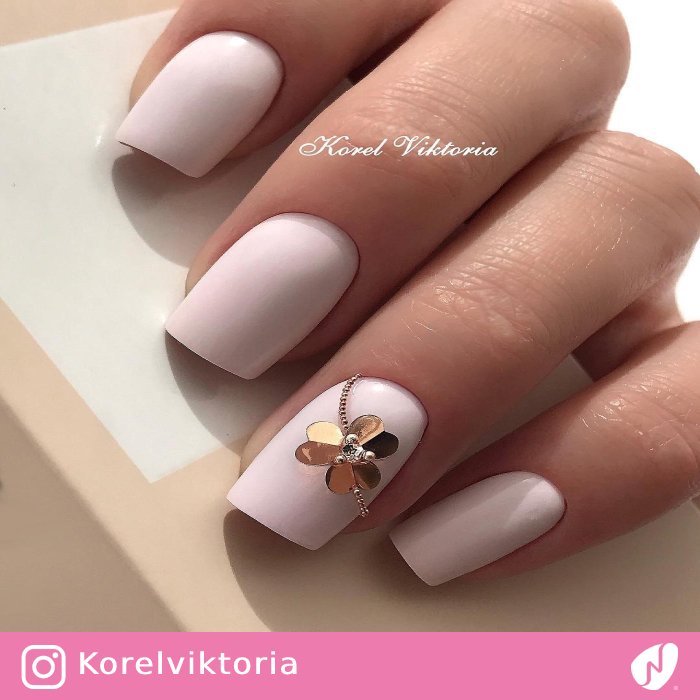 Gold Flower Pink Nails